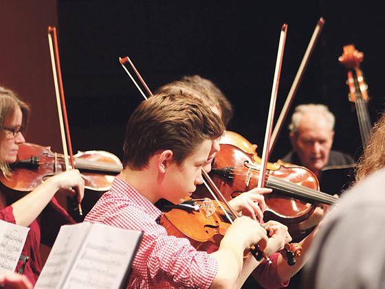Die Musikschule Unterhaching präsentiert am 1. Juni ihr Streichorchester. Der Eintritt ist frei. 	Foto: VA