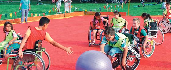 Kinder mit Handicap zeigen ihr Können beim Kicklusions-Nachmittag am 11. Juni.	Foto: VA