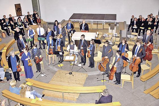 Das Ensemble »Viva la musica« spielt Bach und Co. anlässlich des 50. Stadtteilgeburtstages von Neuperlach.	Foto: VA
