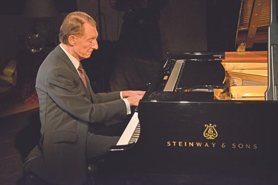 Star-Pianist Josef Bulva zu Gast in Aschheim.	Foto: VA
