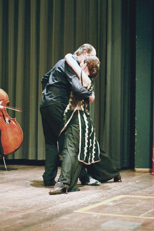 Patrizia und Michael Kronthaler zeigen mit viel Gefühl wie der argentinische Tango funktioniert.	Foto: privat
