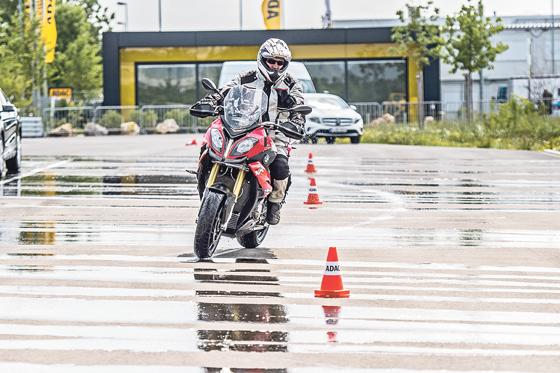 Der ADAC macht die Motorradfahrer mit Trainings fit für die Straße und ist natürlich auch bei BMW Motorrad Days in Garmisch-Partenkirchen dabei.	Foto: www.sicherheitstraining.net