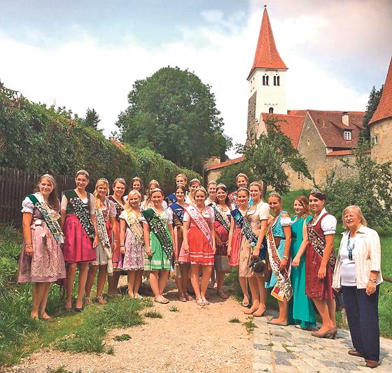 Insgesamt 17 Königinnen sind am Samstag auf das Poinger Volksfest eingeladen. 	Foto: Oliver Gross, Kulturkreis Poing
