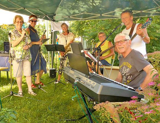Mit Live-Musik und gutem Essen wird im Haus der Senioren am 22. Juli wieder zünftig gefeiert.	Foto: VA