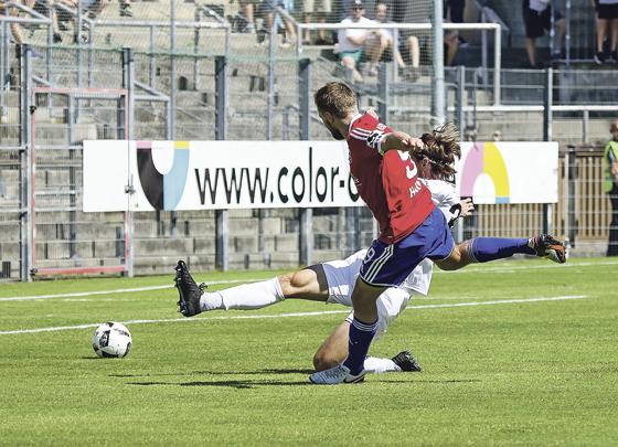 Stephan Hain erzielte das vorentscheidende 2:0. Es war bereits der dritte Saisontreffer für den amtierenden Torschützenkönig der Regionalliga Bayern. 	      Fotos: Christian Riedel