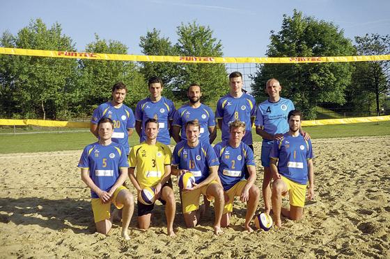 Die 1. Volleyball-Mannschaft des SV-DJK Taufkirchen spielt erstmalig in der Geschichte des Vereins in der Dritten Bundesliga. 	Foto: hw