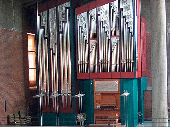 Im Oktober werden die Besucher der Michaelskirche mit Orgelkonzerten auf der Riegerorgel verwöhnt werden. 	F: VA
