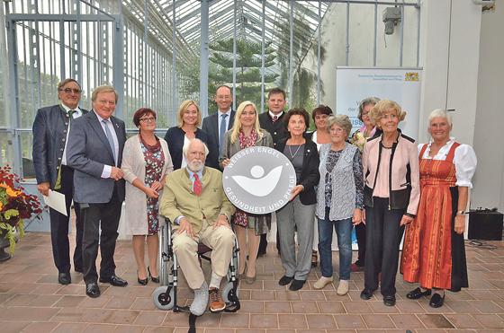 Eine besondere Auszeichnung gab es  für die Parkinsongruppe Ebersberg im Schloss Nymphenburg.	Foto: Selbsthilfegruppe Parkinson