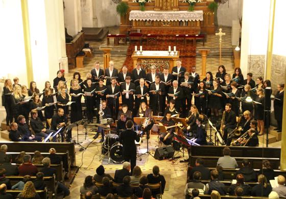 Der Chor St. Johannes bereitet sich auf seinen Einsatz bei der Internationalen Orgelwoche vor.	Foto: VA