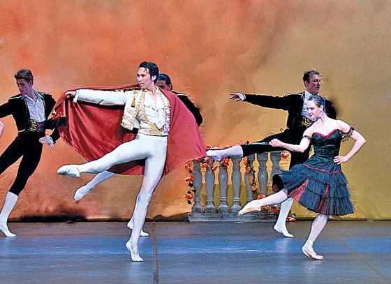 Künstler des Bayerischen Staatsballetts zeigen am 15. Oktober im Kubiz das Stück »Don Quijote«.	Foto: VA