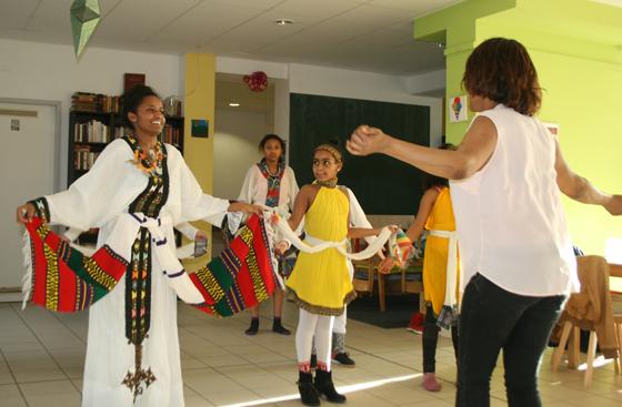 Am Wiedereröffnungstag, dem 7. Oktober, bietet der Nachbarschaftstreff Ramersdorf-Süd einen Workshop »Äthiopischer Tanz« an.	Foto: Stefanie Junggunst