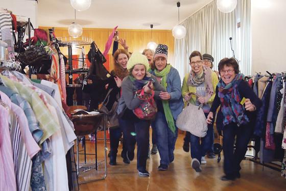 Auf die Klamotten, fertig, los! Der Second-Hand-Basar für Frauenkleidung feiert heuer Jubiläum.	Foto: VA