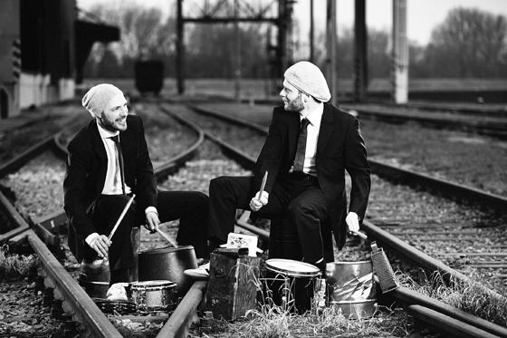 Alexander Glöggler und Philipp Jungk bilden seit 2004 das Percussion-Duo »Double Drums«.	Foto: VA