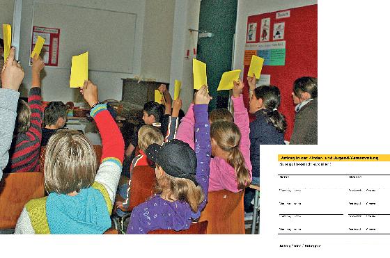 Wie die Großen können Kinder und Teenager bei der Einwohnerversammlung Anträge stellen und abstimmen. 	Foto: BA 2