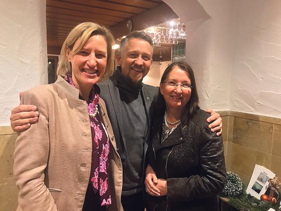 Europaabgeordnete Angelika Niebler mit Thomas Huber (MdL) und Susanne Linhart (v. li.)  	Foto: CSU
