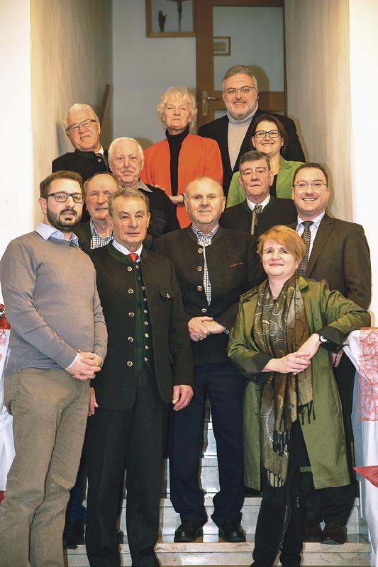 Die Geehrten der CSU Hallbergmoos-Goldach, darunter auch Bürgermeister Harald Reents (ganz rechts).	Foto: Tanja Knieler