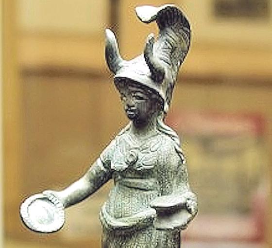 Statuette der Göttin Athene oder Minerva, gefertigt um das Jahr 100 v. Chr. 	Foto: AschheiMuseum