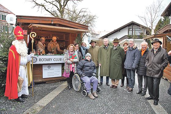 Der Rotary Club übergab die Spenden an Grünwalder Einrichtungen.	Foto: RCG