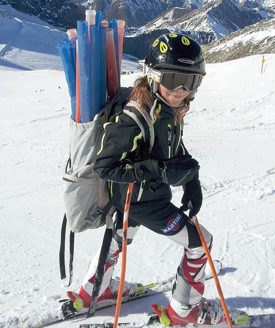Auch die 13-jährige Valerie, die seit acht Jahren im Rennteam ist, war auf dem Hintertuxer Gletscher dabei.	Foto: privat