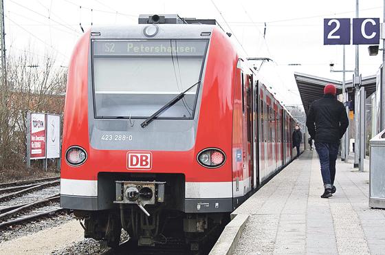Noch ist es ein Endbahnhof, das wird sich ändern: Für S-Bahnen Richtung Flughafen, für ­Regionalzüge bis Salzburg. 	Foto: kw