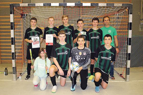 Die B-Junioren holen bei der 33. Münchner Stadtmeisterschaft beim TSV Milbertshofen den 2. Platz.	Foto: Verein