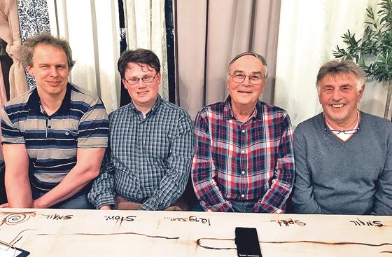 Andreas Moser, Michael Weigle, Gernot Hoffmann und Hans Montag (v. l.) vom Skatclub Contra-Re aus Höhenkirchen waren sehr erfolgreich unterwegs.	Foto: Privat