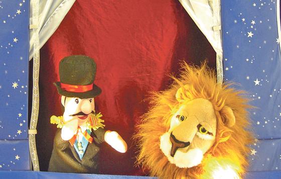 Das Puppentheater Polonaise begeistert Zuschauer ab drei Jahren im Familienzentrum Oberhaching.	Foto: VA