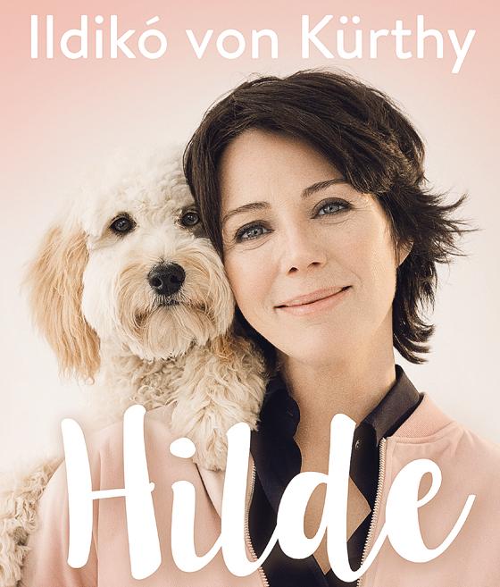 Hilde, ein Mini-Goldendoodle, ist der Hund von Ildikó von Kürthy.	Foto: Rowohlt
