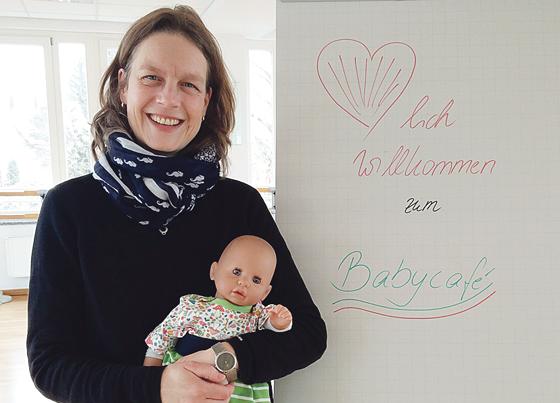 Kursleiterin Daphne Kretschmar steht allen Eltern mit Rat und Tat zur Seite.	Foto: kbw