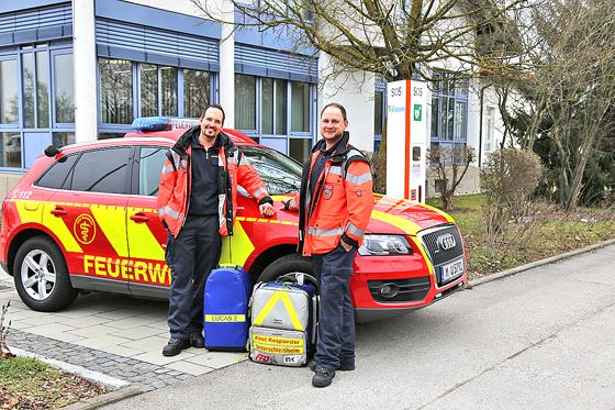 Seit zwölf Jahren dabei:  Florian Schanderl (l.) und André Schönherr (r.) sind als »First Responder« im Notfall sofort zur Stelle. 	Foto: First Responder