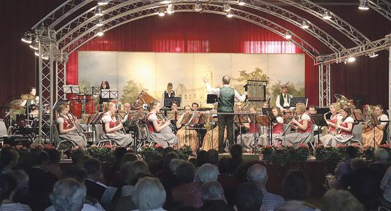 Die Jugendblaskapelle der Freunde Grünwalds begeisterte die Zuschauer mit ihrem Konzert.	Foto: Jakob Pritscher