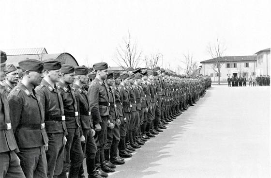 Erste Rekrutenvereidigung 1935.	Foto: Archiv