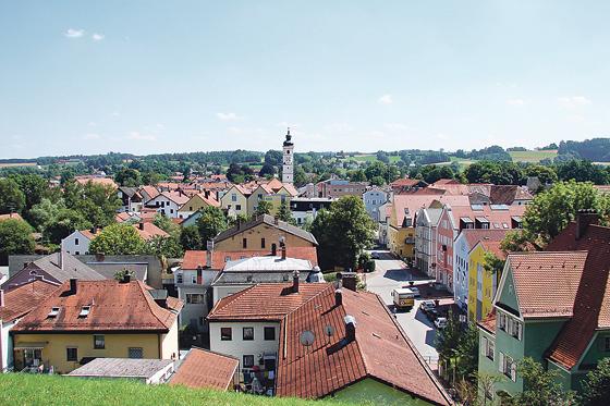 Die Stadt Dorfen (Bild) möchte im kommenden Jahrzehnt eine Landesgartenschau ausrichten. Auch Kirchheim zählt zu den Bewerbern.	Foto: H. Helmlechner,  CC BY-SA 4.0
