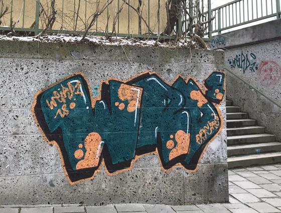 Kann man schön finden oder auch nicht; in jedem Fall handelt es sich bei unerlaubt angebrachtem Graffiti um Sachbeschädigung.	Foto: Polizei