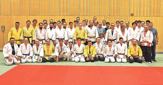 Judokreisliga 2018 München: Wenn erfahrene Judohasen auf Youngster treffen. 	Foto Peter Franz
