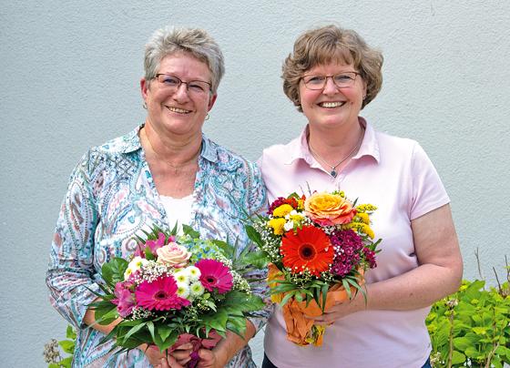 Die beiden Pflegekräfte  Brigitte Michl und Sonja Huber (v.r.n.l.) sind seit Gründung des KfH-Nierenzentrums Oberschleißheim dabei. 	Foto: KfH.