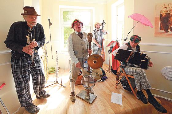 Musikfrühschoppen mit MOTOVIDLO aus Prag im Truderinger Wirtshaus. 	Foto: VA