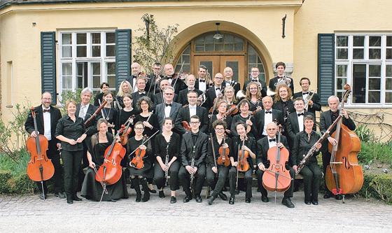 Das Münchner Ärzteorchester ist bereits zu dritten Mal auf Gut Sonnenhausen in Glonn zu sehen und hören. 	Foto: VA