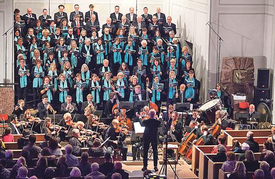 Es singen und musizieren der Chor von St. Emmeram und das Regensburger Kammerorchester unter der Leitung von Armin Jäck.	Foto: Janine Stengel-Lewis