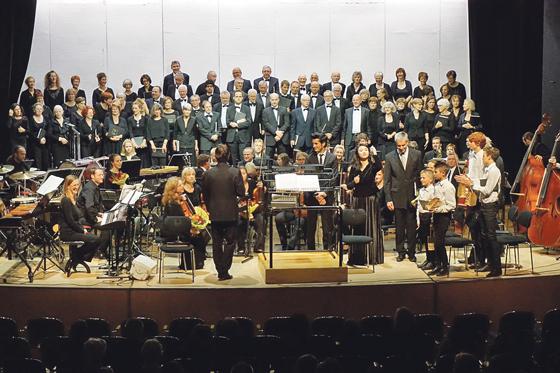 Zum 40-jährigen Jubiläum bietet der ars musica chor Ottobrunn ein ganz besonderes Konzert.	Foto: VA