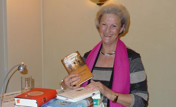 Die Literaturexpertin Ulrike Wolz ist ein gern gesehener Gast in Vaterstetten. Foto: VA