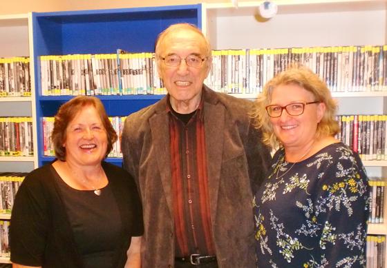 Freuen sich auf den "Advent in der Bücherei": Brigitte Binder, Robert Kristen und Ursula Schneider (von links). Foto: Otto Hartl
