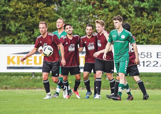 Der SV Nord Lerchenau hatte in dieser Saison noch nicht soviel zu feiern. Jetzt schaffte das Team einen spektakulären 8:0-Auswärtssieg in Dachau.	Foto: Christian Riedel