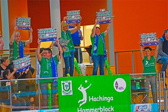 Der Hachinga Hammerblock hofft auf weitere Unterstützung von Volleyballfans beim Anfeuern der Unterhachinger Mannschaften. Foto: Daniel Lohner