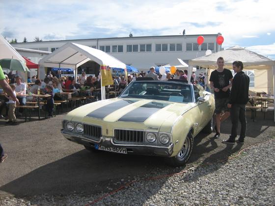 Die Oldtimer-Ausstellung war beim letzten Rie-West-Fest ein echtes Highlight, das viele Autoliebhaber anzog. Foto: VA