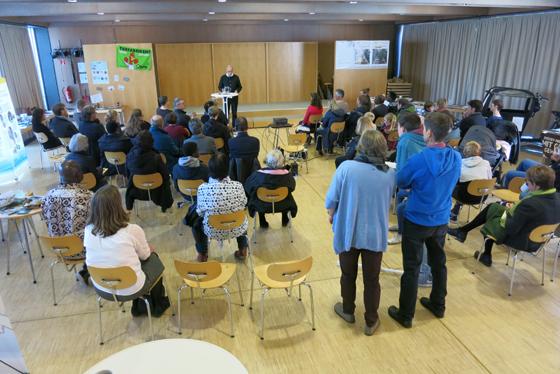 Einige besuchten die Infoveranstaltung des ökumenischen Umweltteams Grüner Gockel von St. Florian und der Sophiengemeinde. Foto: VA