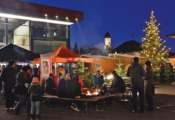 Auch dieses Jahr findet vor dem Bürgerhaus Unterföhring wieder ein Christkindlmarkt statt. Foto: Gemeinde