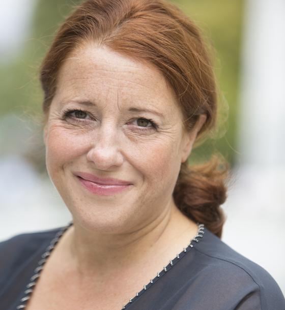 Luise Kinseher präsentiert in Grünwald ihr neues Programm: "Mamma Mia Bavaria". Jetzt schnell Karten sichern. Foto: Martina Bogdhan