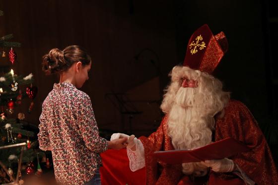 Der heiligen St. Nikolaus kommt ins KUBIZ. Foto: Musikschule Unterhaching e. V.