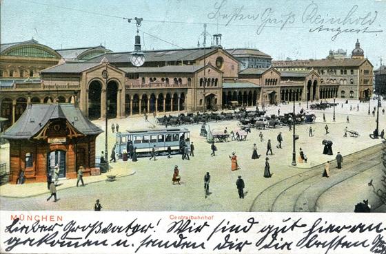 Ansichtskarte vom Münchner Hauptbahnhof von 1903 mit "Stangerl-Tram". Foto: VA